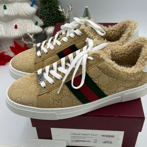 Women’s Gucci ace GG suede sneakers with shearling lining size 39 made in Italy